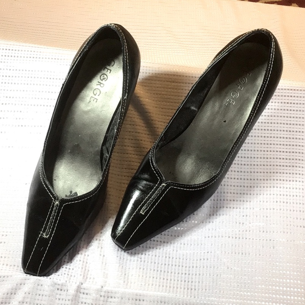 Ladies black patent heels